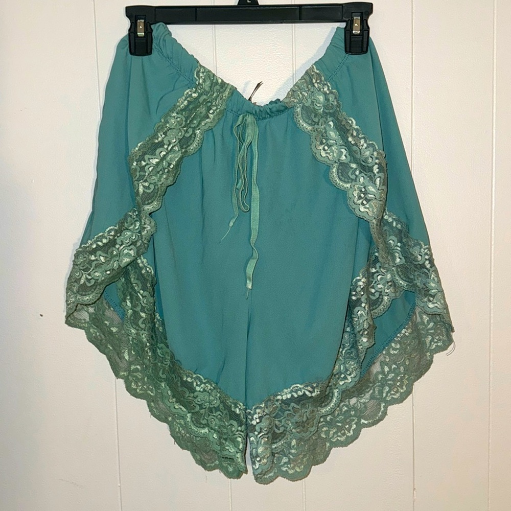 Yummy Plus lace trim shorts